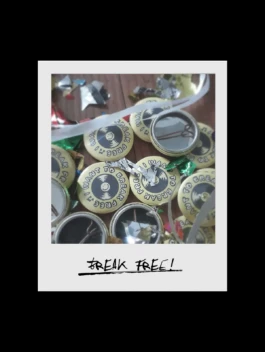 I Want To Break Free Buttons von Brian Storm