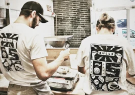 Bulle Bäckerei T-Shirts von Brian Storm